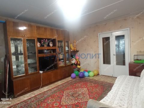 4-komnatnaya-ul-admirala-makarova-d-8-k1 фото