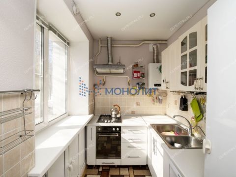 3-komnatnaya-ul-surikova-d-16 фото