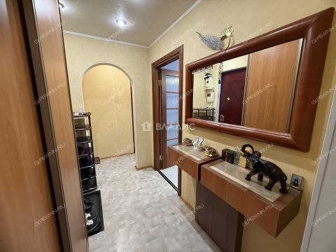 3-komnatnaya-ul-efremova-d-17 фото