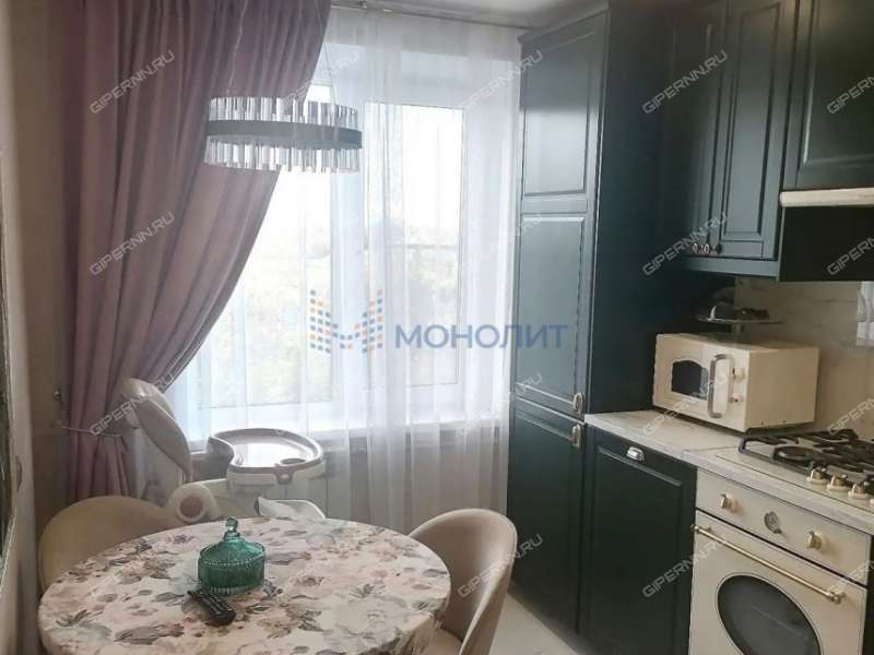 трёхкомнатная квартира на Днепропетровской улице дом 14
