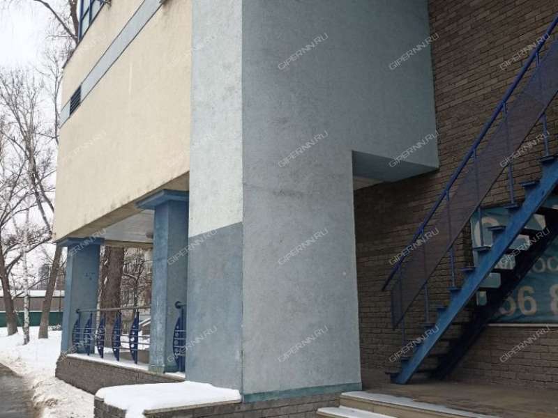 здание под недвижимость для отдыха, развлечений на улице Юлиуса Фучика