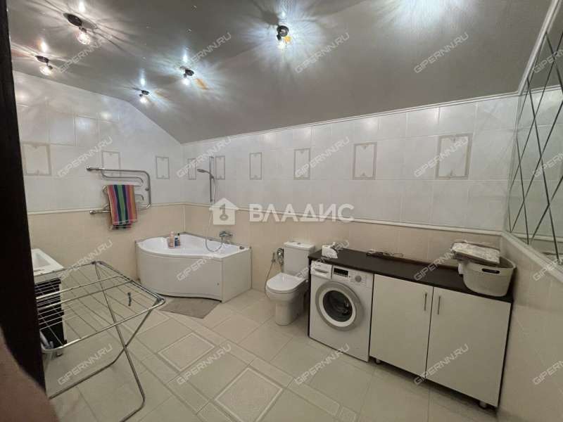 дом на улице 6-я Бор