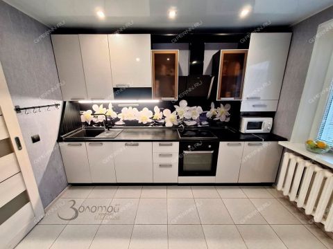 3-komnatnaya-ul-arkadiya-gaydara-d-26 фото