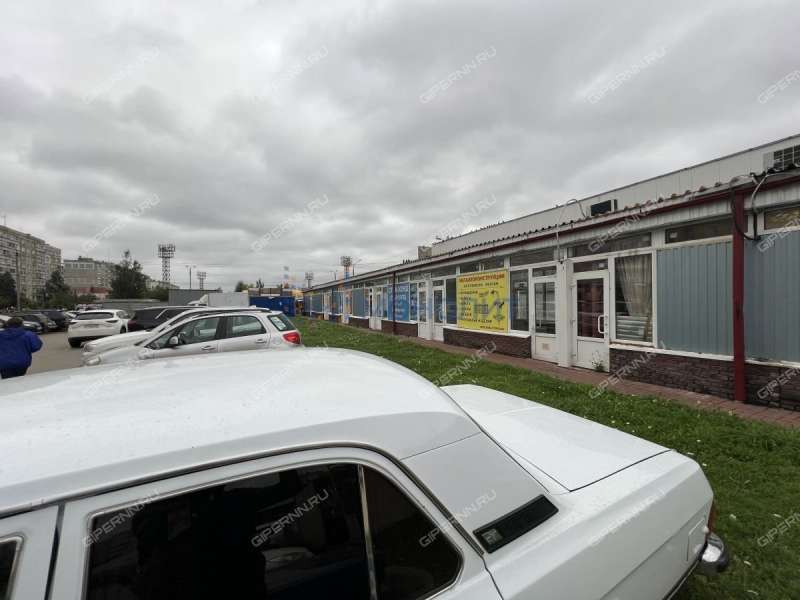 помещение под офис, торговую площадь на улице Плотникова