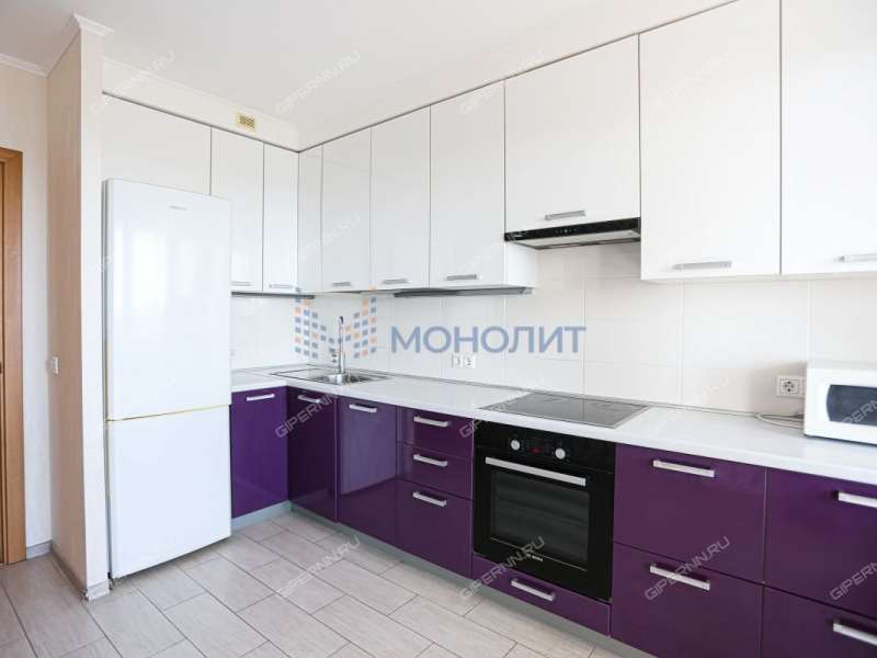 трёхкомнатная квартира на улице Академика Сахарова дом 105