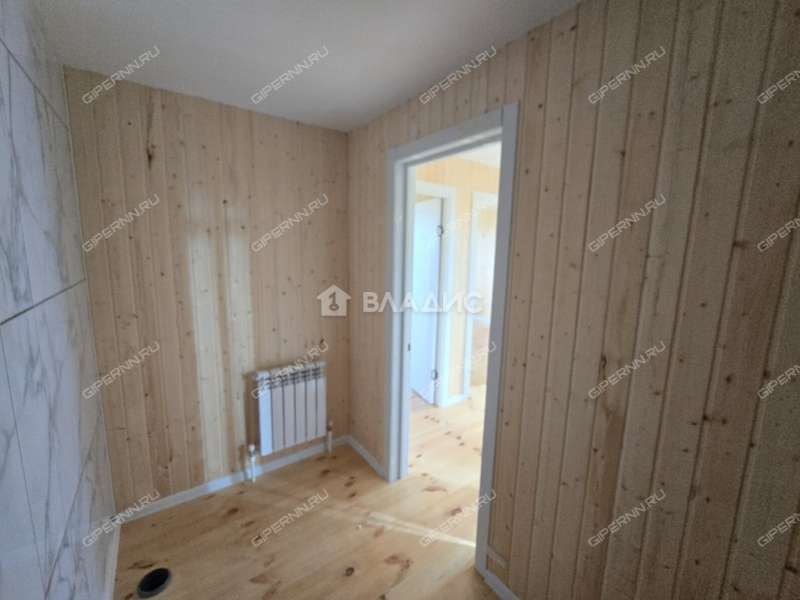 дом на улице Еловая коттеджный посёлок Клевер