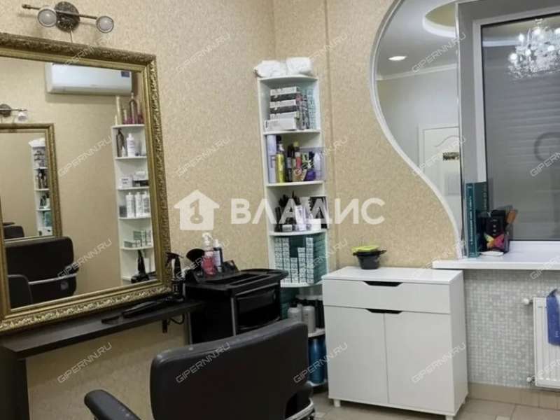 помещение под помещение свободного назначения на улице Сергея Акимова
