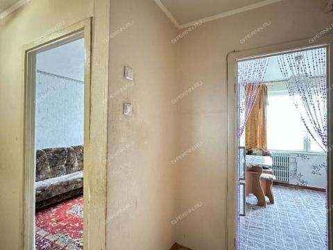 3-komnatnaya-ul-strokina-d-11 фото