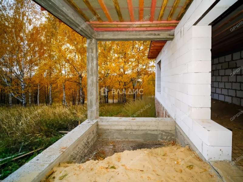 дом на  село Безводное