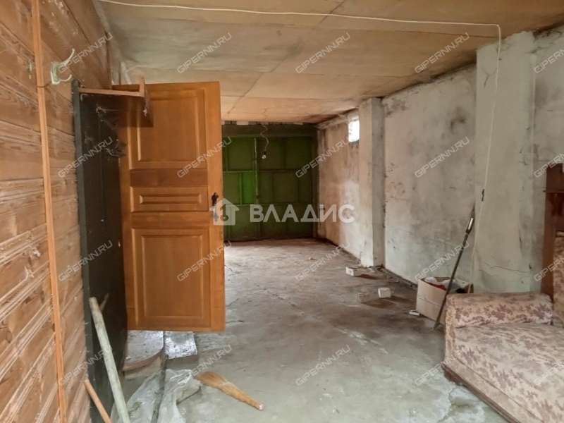 дом на улице Куйбышева село Безводное