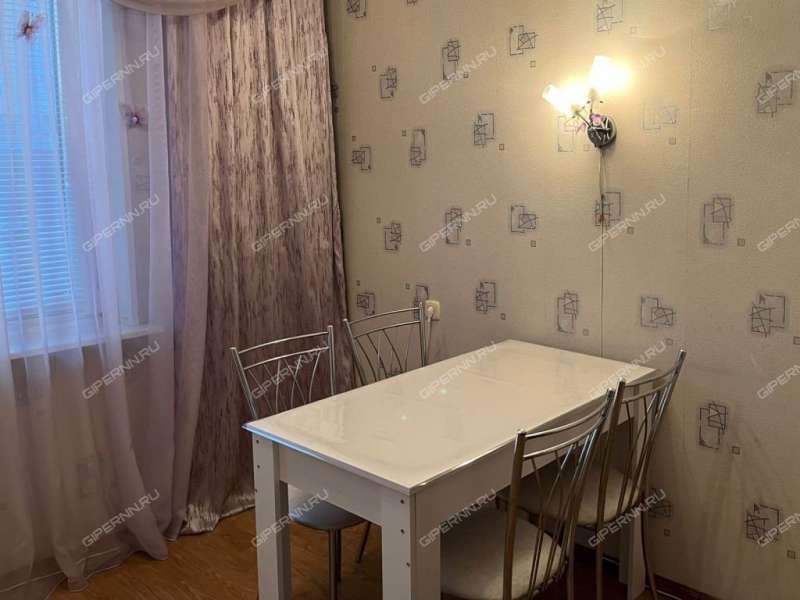 трёхкомнатная квартира на улице Тимирязева дом 11