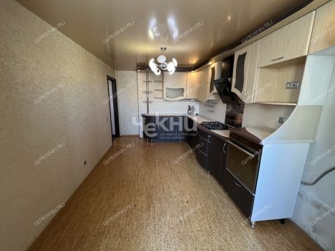 3-komnatnaya-ul-kosmonavta-komarova-d-2-k1 фото