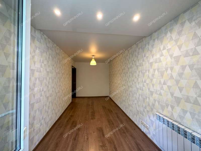 трёхкомнатная квартира на улице Юлиуса Фучика дом 39