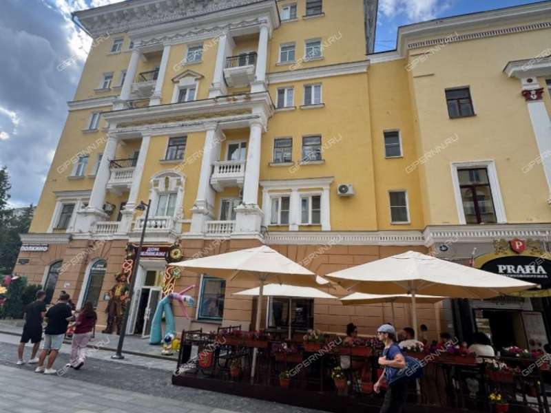 трёхкомнатная квартира на Большой Покровской улице дом 35а