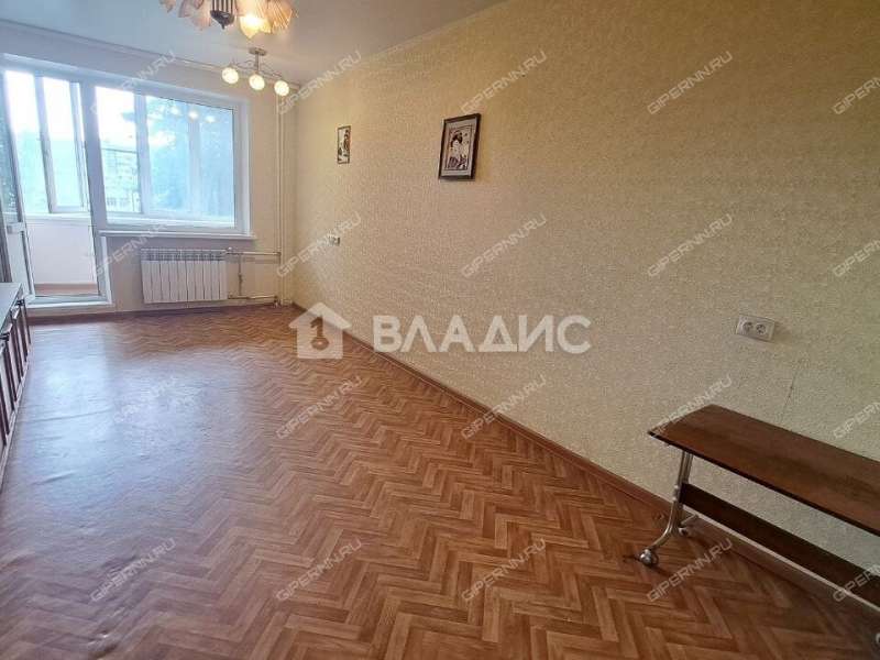 четырёхкомнатная квартира на улице Краснодонцев дом 19