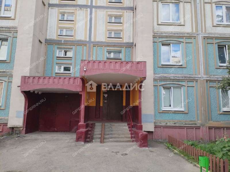 трёхкомнатная квартира на проспекте Ильича дом 42А