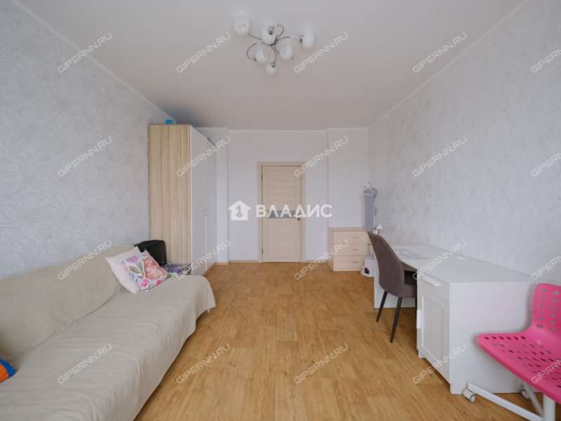 четырёхкомнатная квартира на Южном шоссе дом 38А