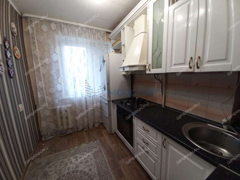 двухкомнатная квартира на улице Верхнепечёрская дом 1