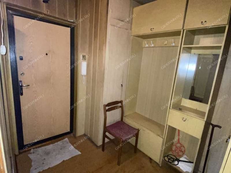 трёхкомнатная квартира на проспекте Бусыгина дом 18