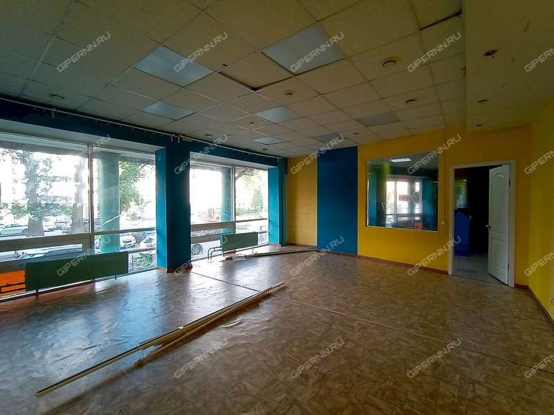 помещение под торговую площадь на Полтавская ул., д.11