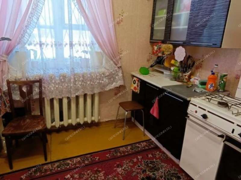 комната в доме 1 на улице Космонавта Комарова