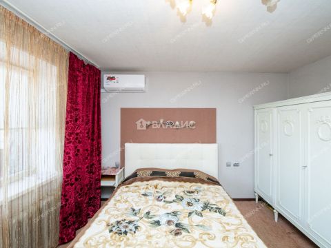 3-komnatnaya-ul-plotnikova-d-4 фото