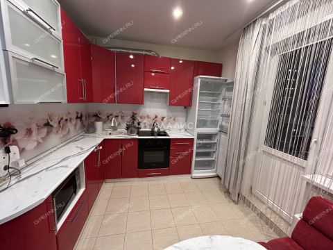 1-komnatnaya-b-r-60-letiya-oktyabrya-d-5a фото