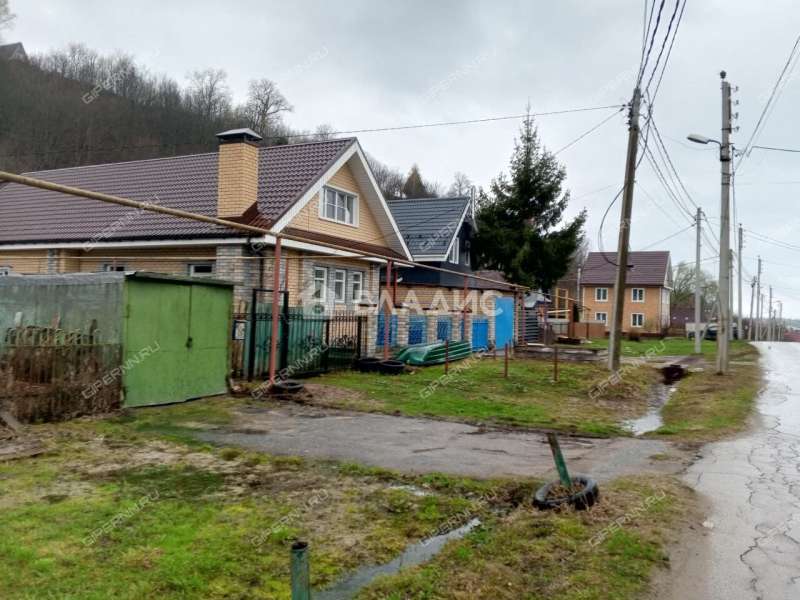 дом на улице Куйбышева село Безводное