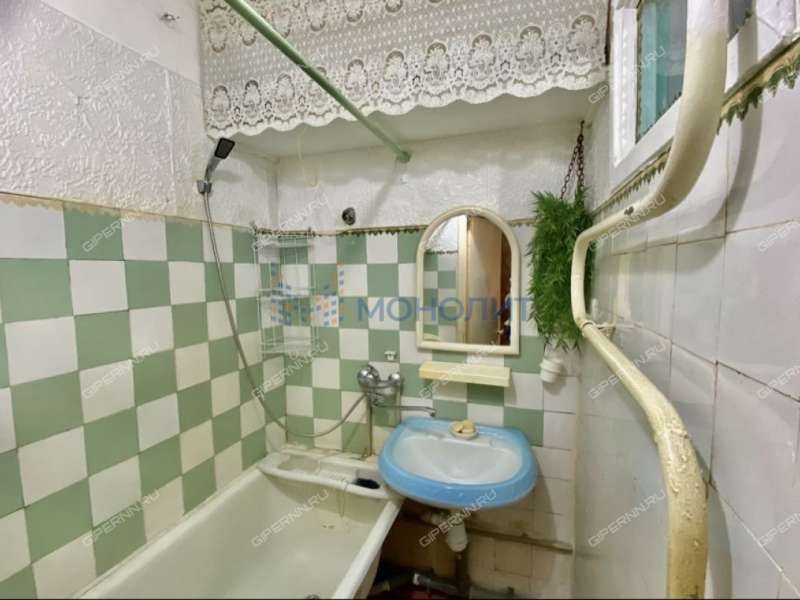 трёхкомнатная квартира на улице Шаляпина дом 15