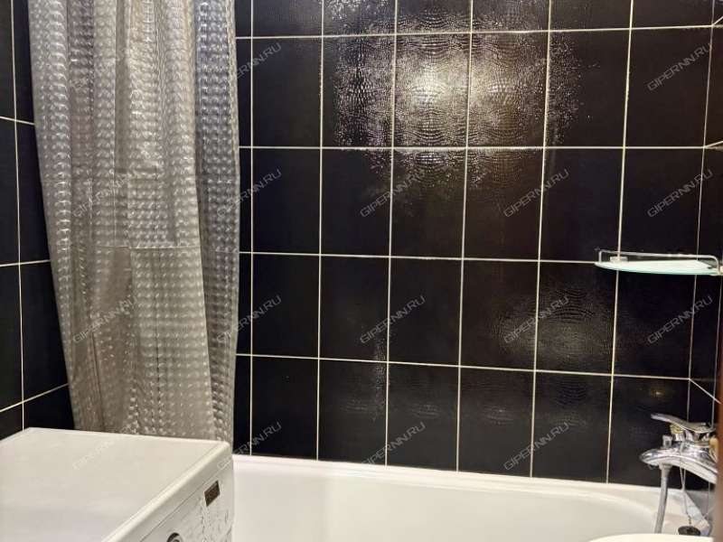 трёхкомнатная квартира на улице Героя Шнитникова дом 8