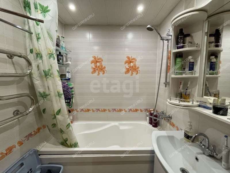 трёхкомнатная квартира на Днепропетровской улице дом 16