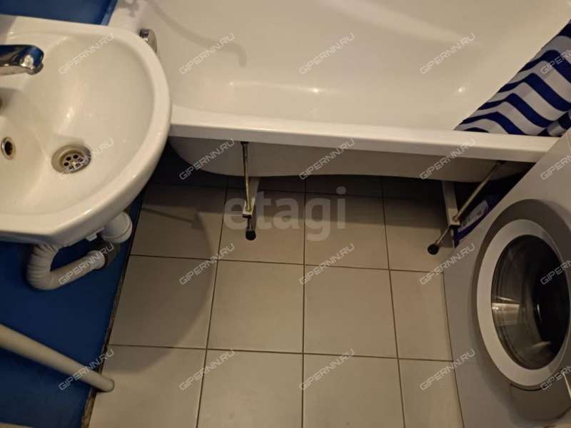 трёхкомнатная квартира на проспекте Гагарина дом 182