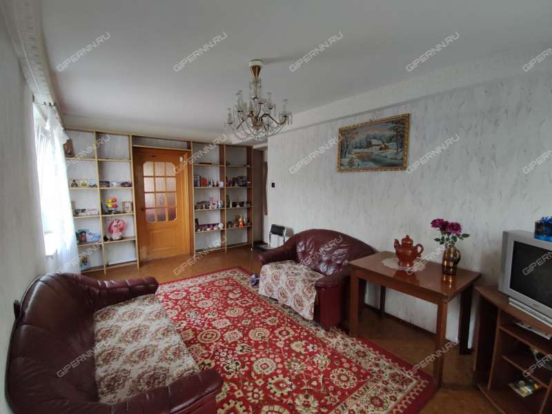 четырёхкомнатная квартира на улице Героев Космоса дом 52