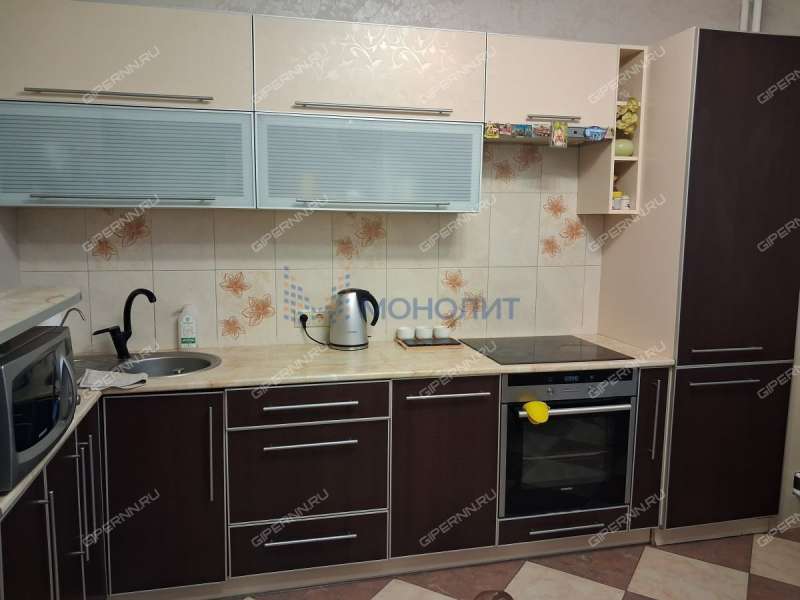 трёхкомнатная квартира на улице Карла Маркса дом 52