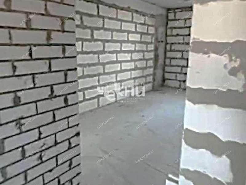 трёхкомнатная квартира в новостройке на улице Максима Горького дом 73