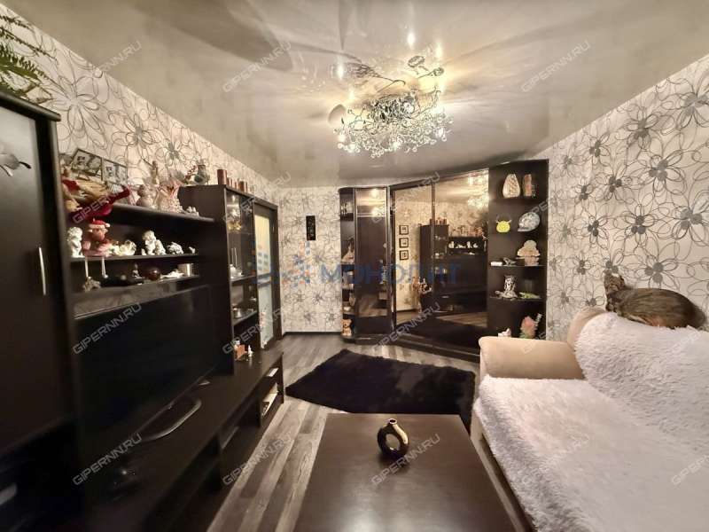 трёхкомнатная квартира на Республиканской улице дом 33