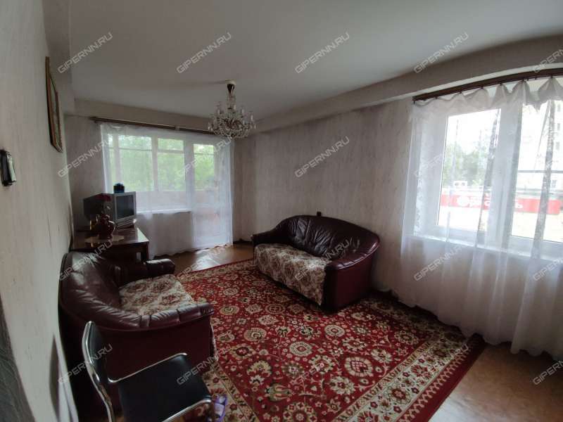 четырёхкомнатная квартира на улице Героев Космоса дом 52