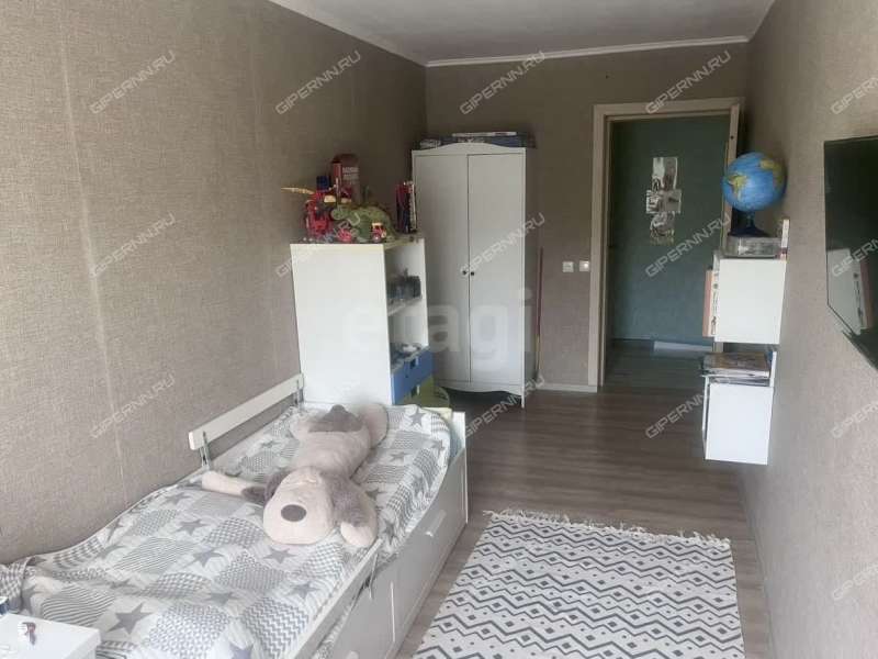 трёхкомнатная квартира на Ошарской улице дом 53