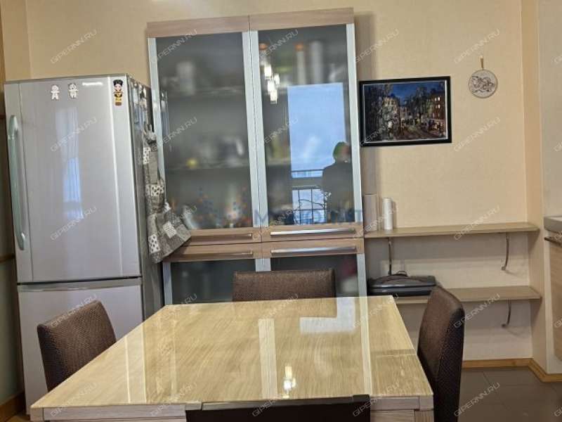четырёхкомнатная квартира на улице Нестерова дом 33