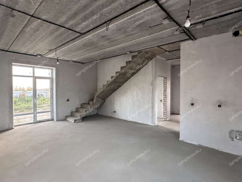 дом на Радужная ул. село Безводное