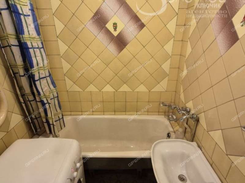 трёхкомнатная квартира на улице Пермякова дом 46