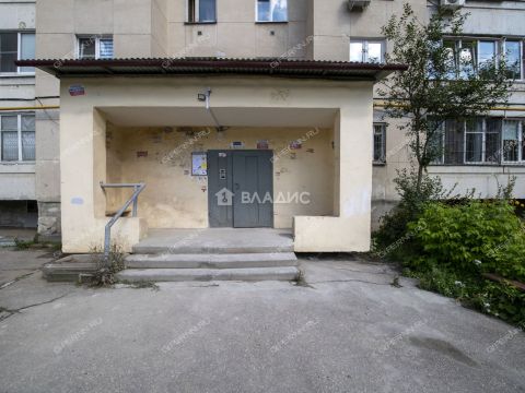3-komnatnaya-b-r-zarechnyy-d-3 фото