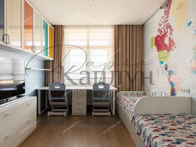 четырёхкомнатная квартира на улице Максима Горького дом 77