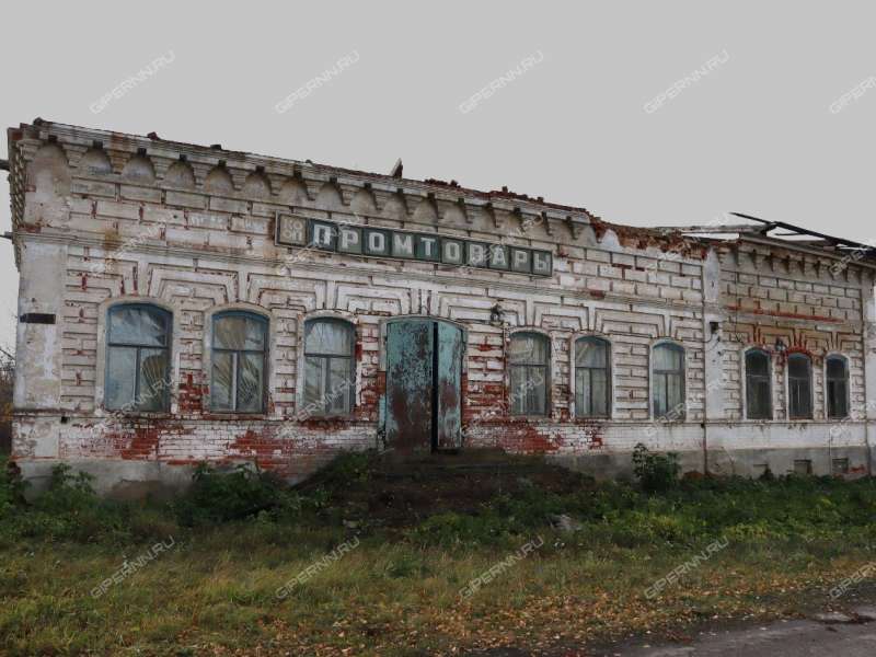 здание под торговую площадь на ул.Советская село Курмыш