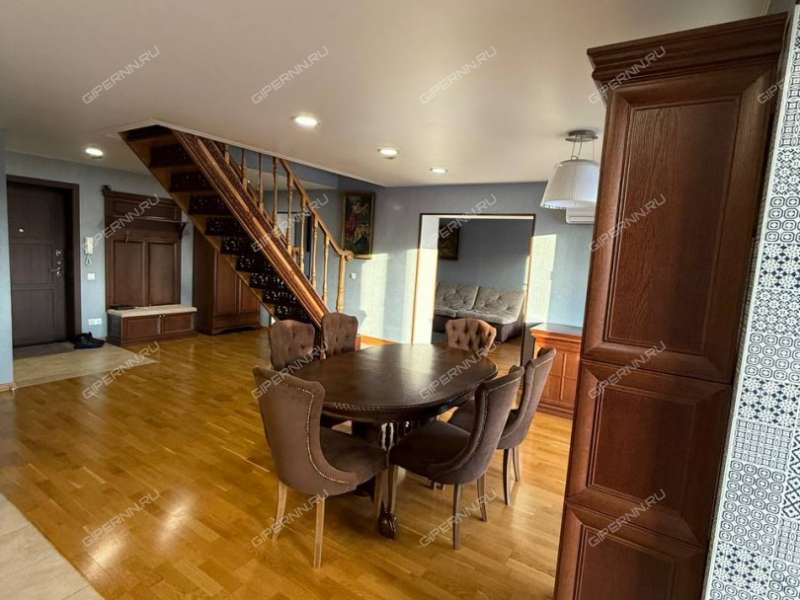 четырёхкомнатная квартира на Артельной улице дом 13 к1