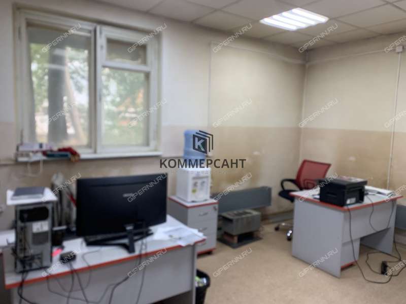 здание под офис, торговую площадь на улице Баррикад