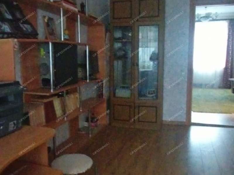 трёхкомнатная квартира на Новосоветской улице дом 4