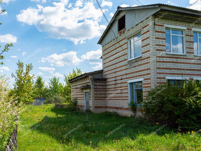 имущественный комплекс под офис на улице Центральная село Моисеевка