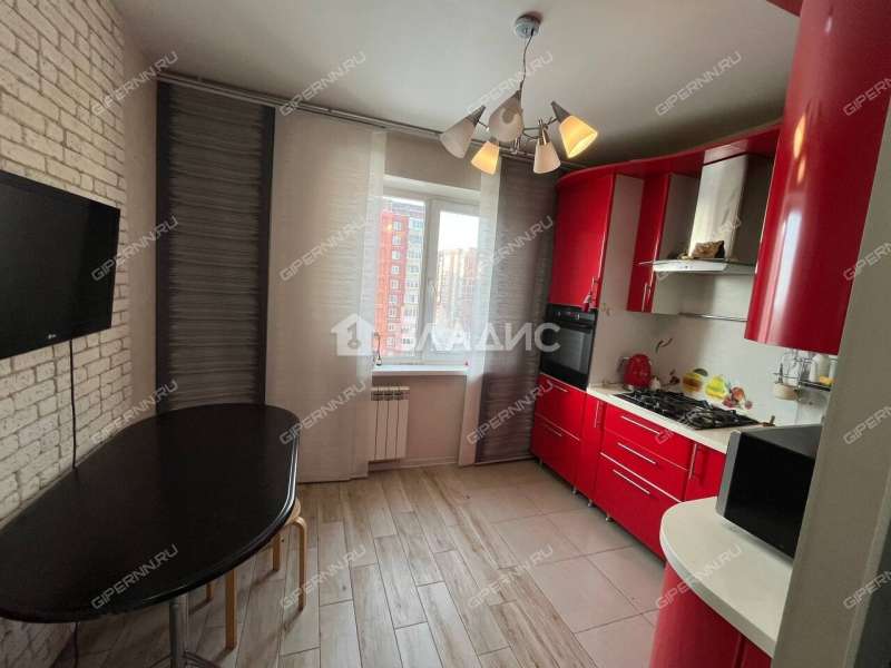 трёхкомнатная квартира на Красноуральской улице дом 3А