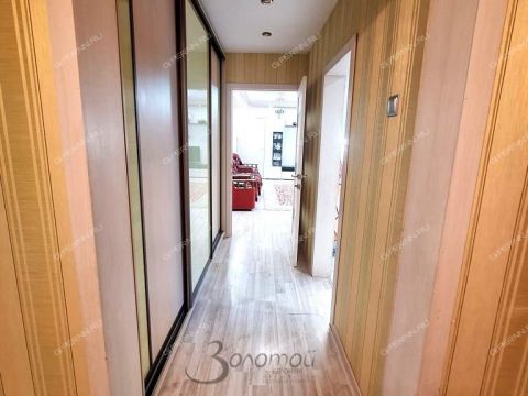 3-komnatnaya-ul-arkadiya-gaydara-d-26 фото